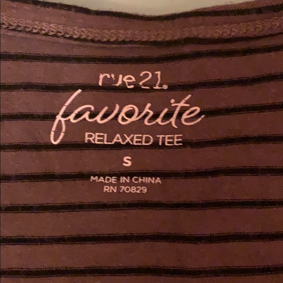 Stripped V Neck Tee - Picture 2 of 2